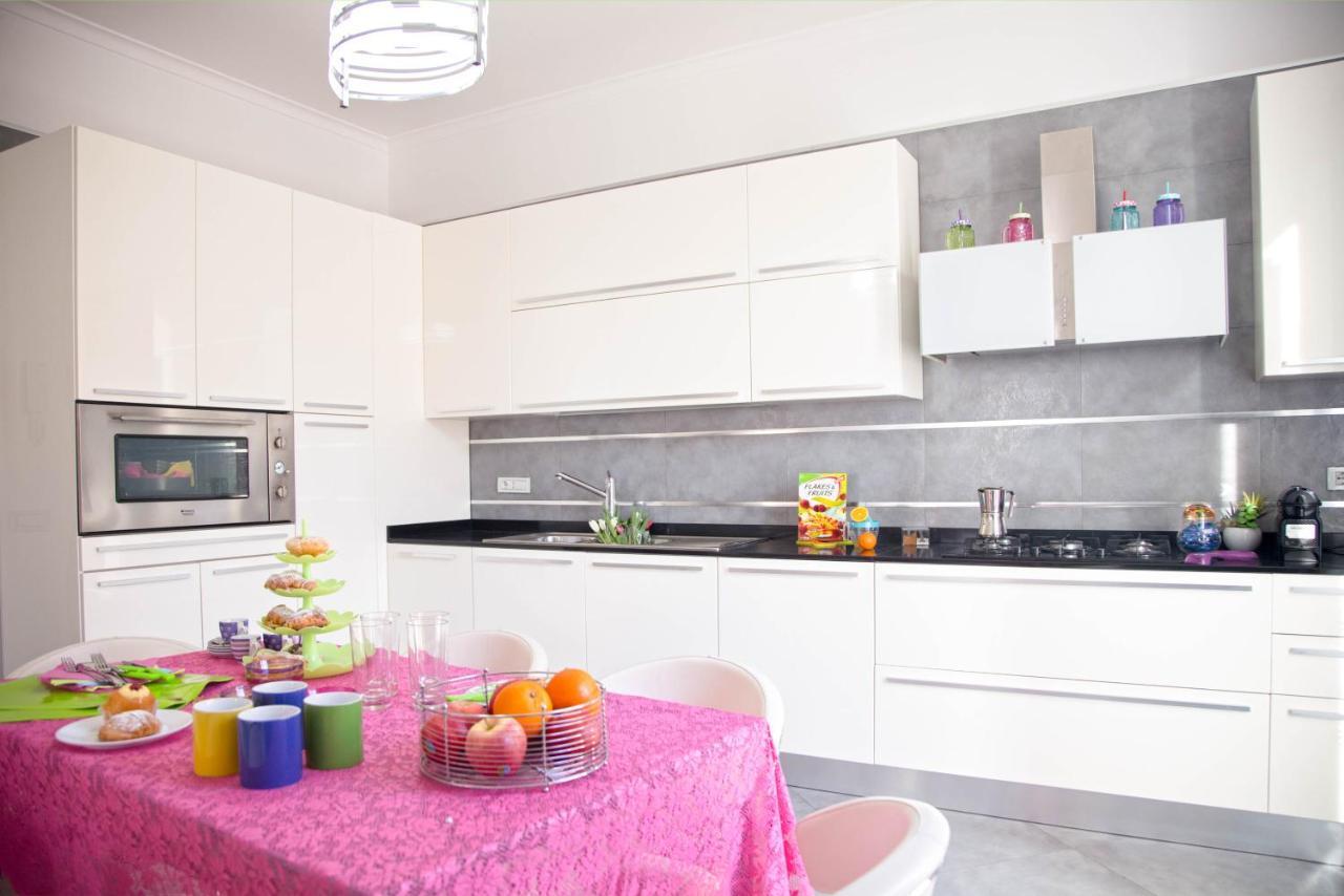 Ferdinando Arthouse Oversized Modern Apartment - By Gocce Team Napels Buitenkant foto