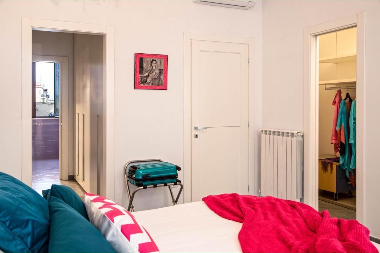 Ferdinando Arthouse Oversized Modern Apartment - By Gocce Team Napels Buitenkant foto