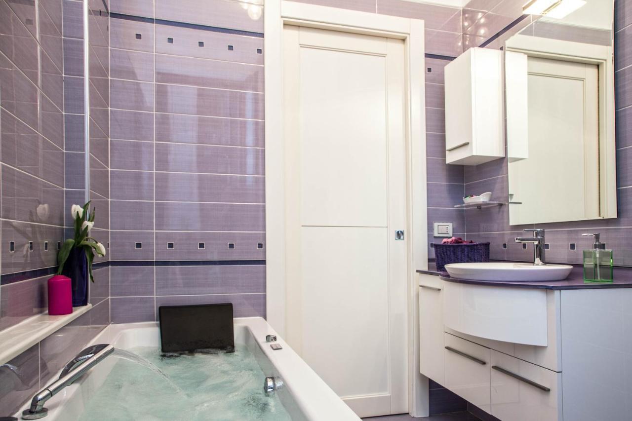 Ferdinando Arthouse Oversized Modern Apartment - By Gocce Team Napels Buitenkant foto